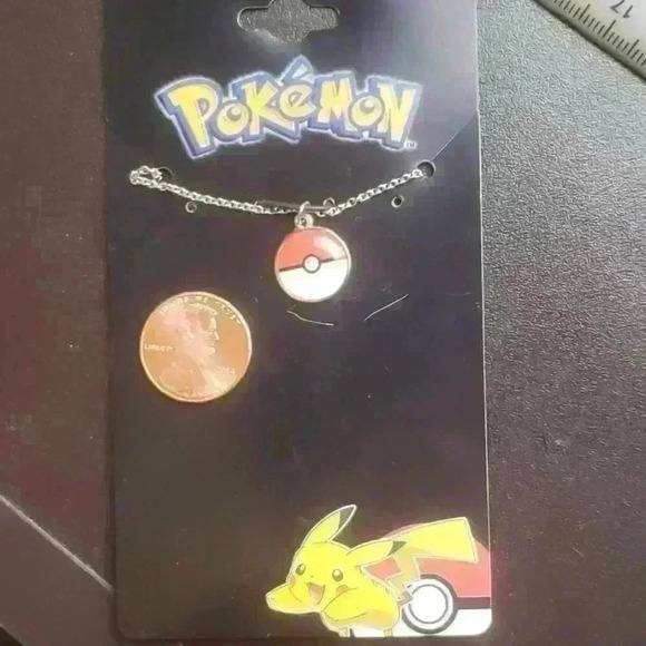 New Pokemon Pokeball Necklace w/ Silver Chain - Picture 5 of 5